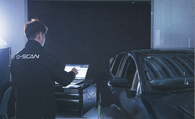 スマートな診断ができるスキャンツール 中古車を診断中の様子